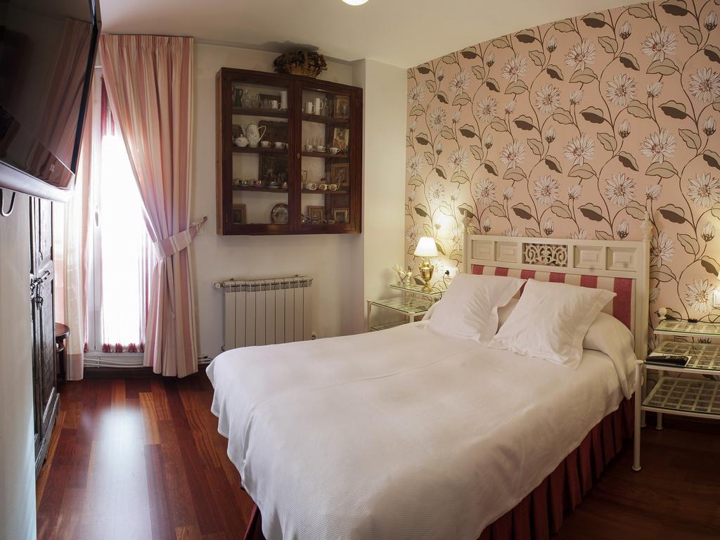 Ch Hostal Victoria Куэнка Экстерьер фото
