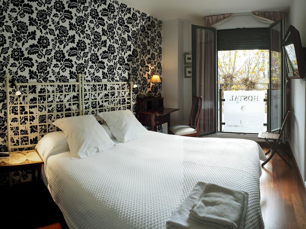 Ch Hostal Victoria Куэнка Экстерьер фото